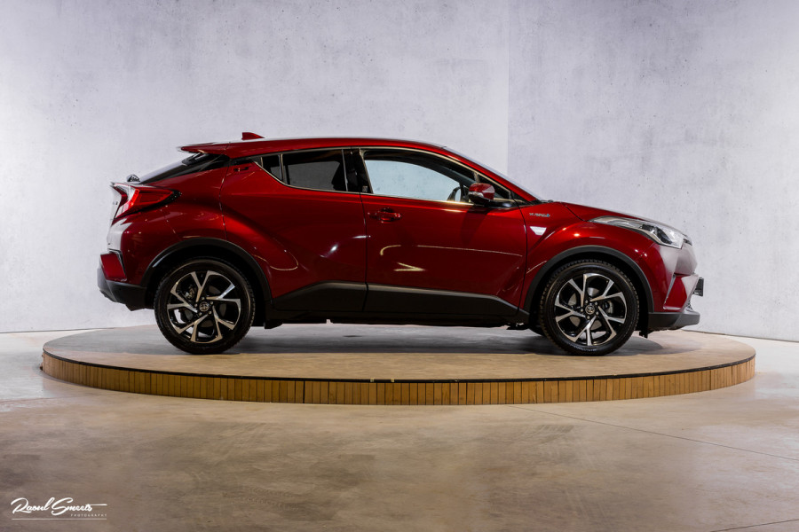 Toyota C-HR 1.8 Hybrid Team D | Cruise control | Blis | Keyless entry | Premium pack |