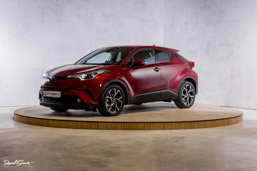 Toyota C-HR 1.8 Hybrid Team D | Cruise control | Blis | Keyless entry | Premium pack |