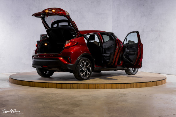 Toyota C-HR 1.8 Hybrid Team D | Cruise control | Blis | Keyless entry | Premium pack |