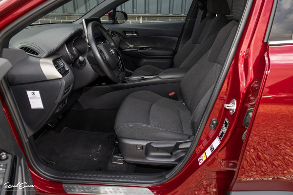 Toyota C-HR 1.8 Hybrid Team D | Cruise control | Blis | Keyless entry | Premium pack |