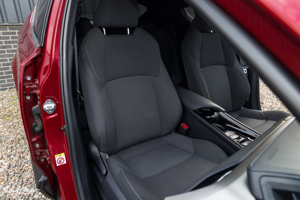 Toyota C-HR 1.8 Hybrid Team D | Cruise control | Blis | Keyless entry | Premium pack |