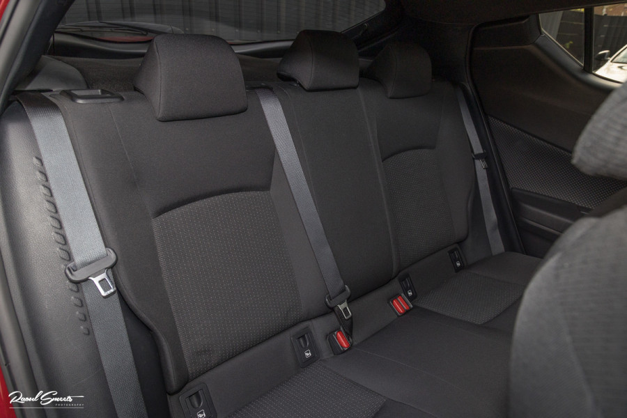 Toyota C-HR 1.8 Hybrid Team D | Cruise control | Blis | Keyless entry | Premium pack |