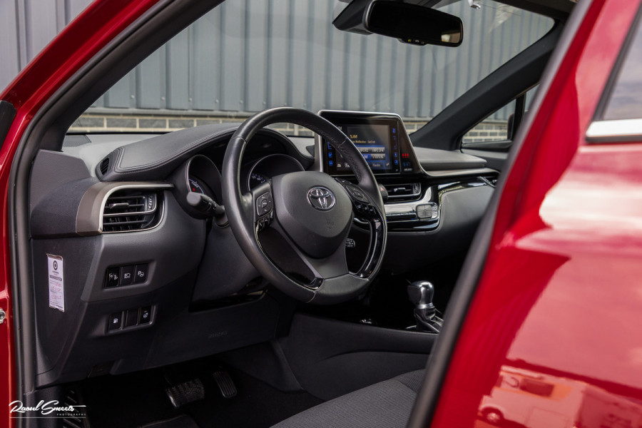 Toyota C-HR 1.8 Hybrid Team D | Cruise control | Blis | Keyless entry | Premium pack |