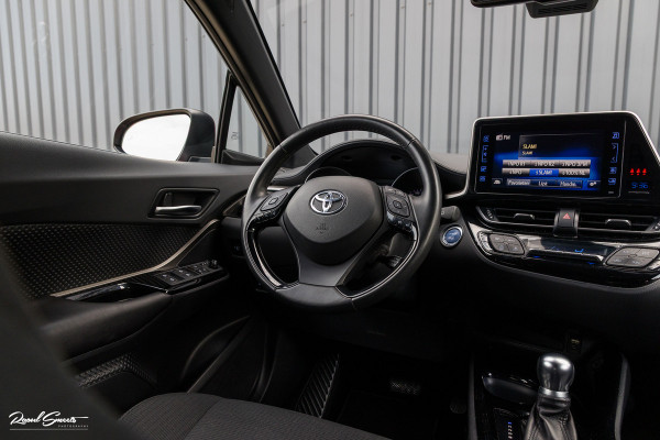 Toyota C-HR 1.8 Hybrid Team D | Cruise control | Blis | Keyless entry | Premium pack |