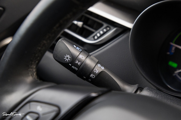 Toyota C-HR 1.8 Hybrid Team D | Cruise control | Blis | Keyless entry | Premium pack |