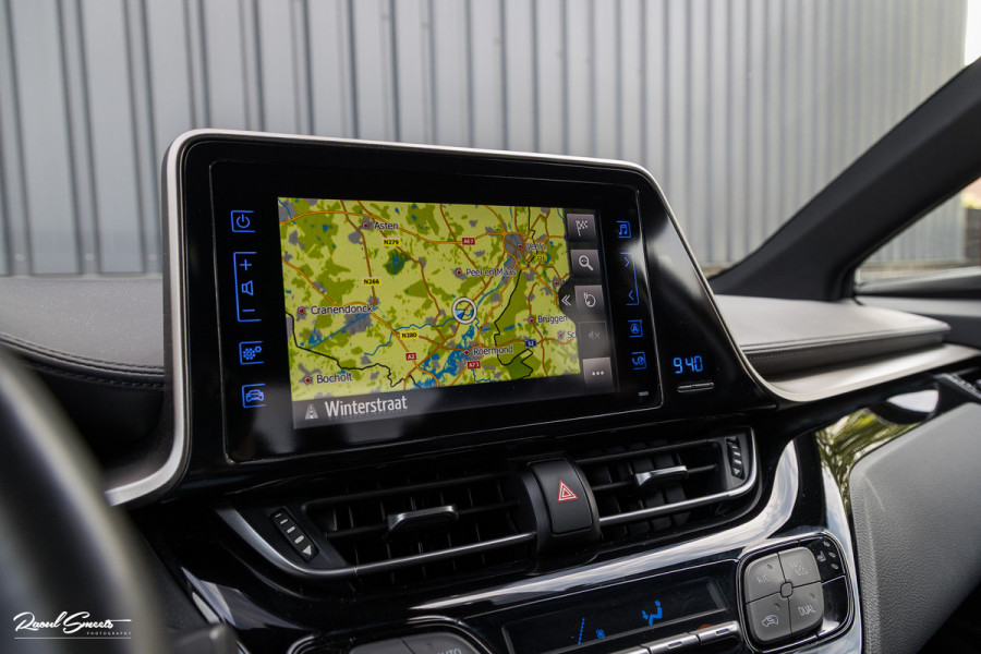 Toyota C-HR 1.8 Hybrid Team D | Cruise control | Blis | Keyless entry | Premium pack |