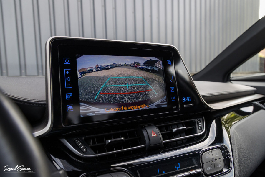 Toyota C-HR 1.8 Hybrid Team D | Cruise control | Blis | Keyless entry | Premium pack |