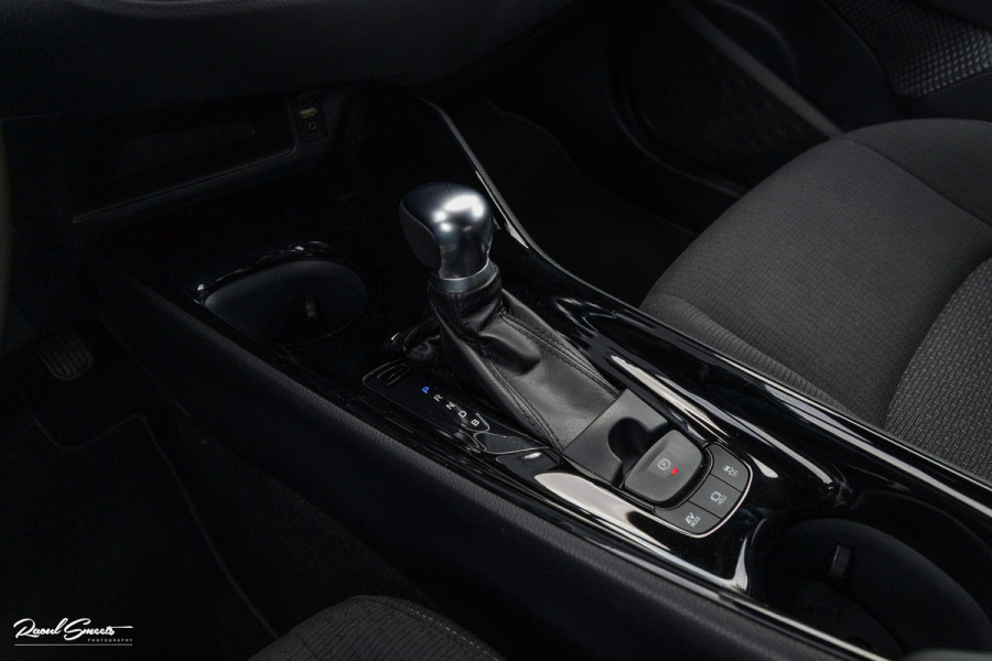 Toyota C-HR 1.8 Hybrid Team D | Cruise control | Blis | Keyless entry | Premium pack |