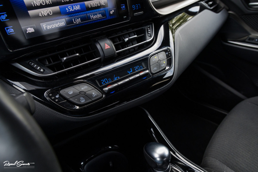 Toyota C-HR 1.8 Hybrid Team D | Cruise control | Blis | Keyless entry | Premium pack |