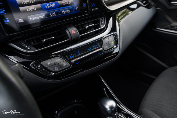 Toyota C-HR 1.8 Hybrid Team D | Cruise control | Blis | Keyless entry | Premium pack |