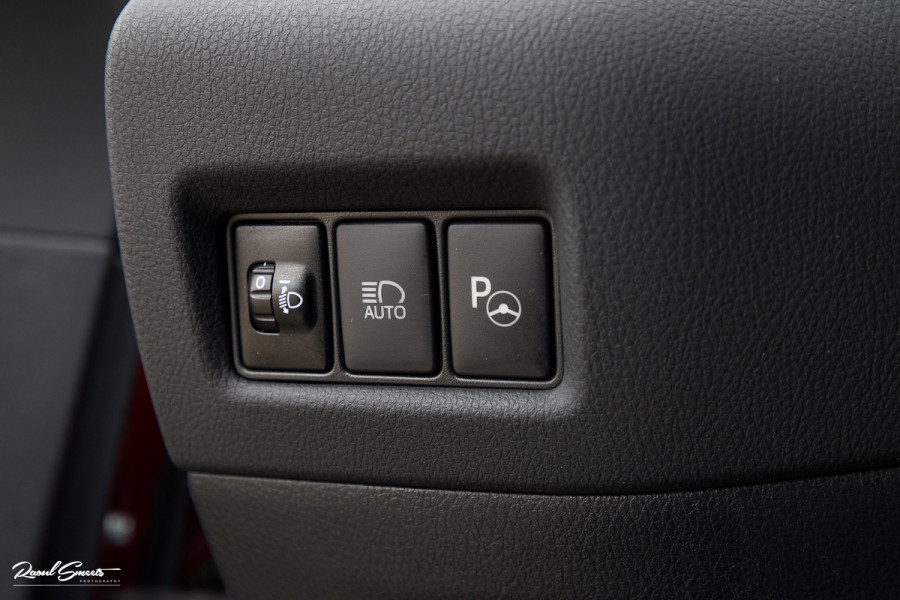 Toyota C-HR 1.8 Hybrid Team D | Cruise control | Blis | Keyless entry | Premium pack |