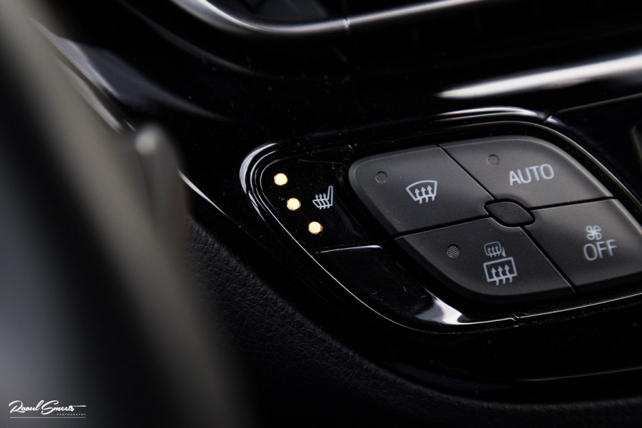 Toyota C-HR 1.8 Hybrid Team D | Cruise control | Blis | Keyless entry | Premium pack |