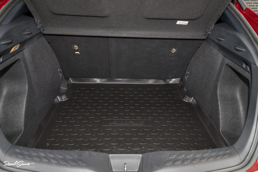 Toyota C-HR 1.8 Hybrid Team D | Cruise control | Blis | Keyless entry | Premium pack |