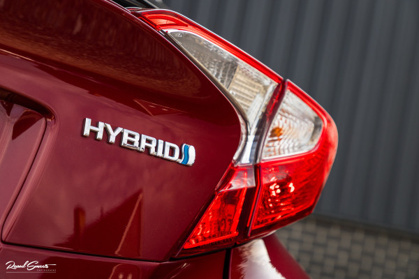 Toyota C-HR 1.8 Hybrid Team D | Cruise control | Blis | Keyless entry | Premium pack |