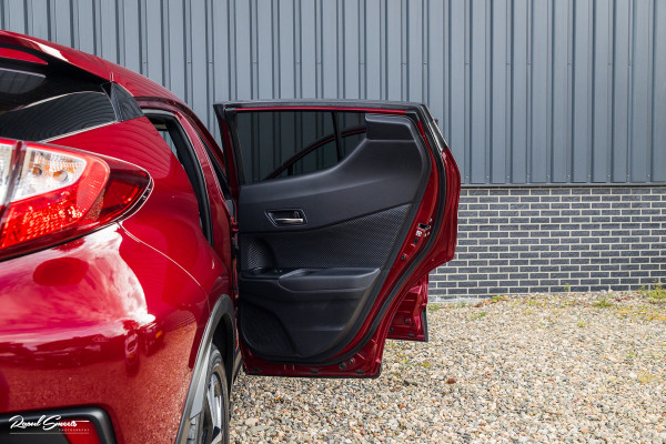 Toyota C-HR 1.8 Hybrid Team D | Cruise control | Blis | Keyless entry | Premium pack |