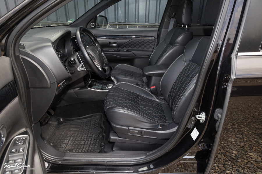 Mitsubishi Outlander 2.4 PHEV Instyle | Adaptieve cruise | Panorama dak | Blis | Trekhaak |