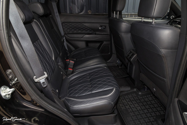 Mitsubishi Outlander 2.4 PHEV Instyle | Adaptieve cruise | Panorama dak | Blis | Trekhaak |