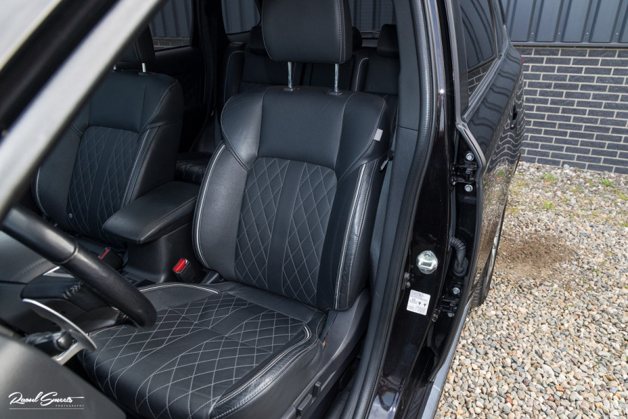 Mitsubishi Outlander 2.4 PHEV Instyle | Adaptieve cruise | Panorama dak | Blis | Trekhaak |