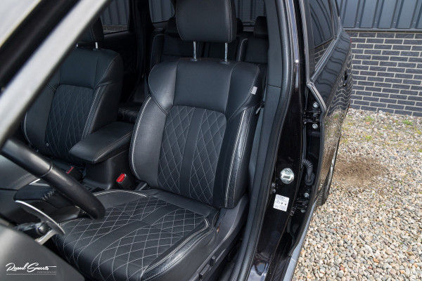 Mitsubishi Outlander 2.4 PHEV Instyle | Adaptieve cruise | Panorama dak | Blis | Trekhaak |