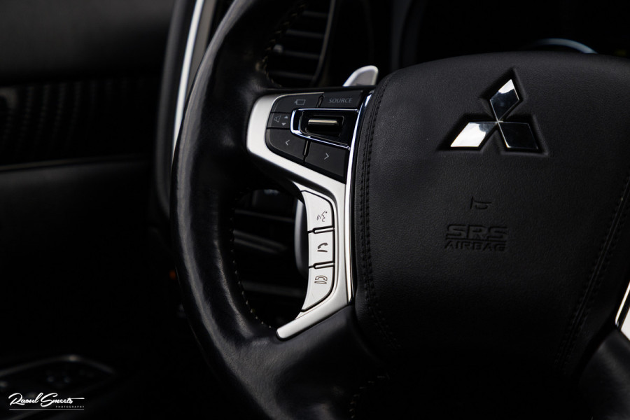 Mitsubishi Outlander 2.4 PHEV Instyle | Adaptieve cruise | Panorama dak | Blis | Trekhaak |