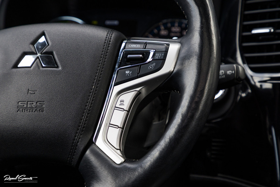Mitsubishi Outlander 2.4 PHEV Instyle | Adaptieve cruise | Panorama dak | Blis | Trekhaak |