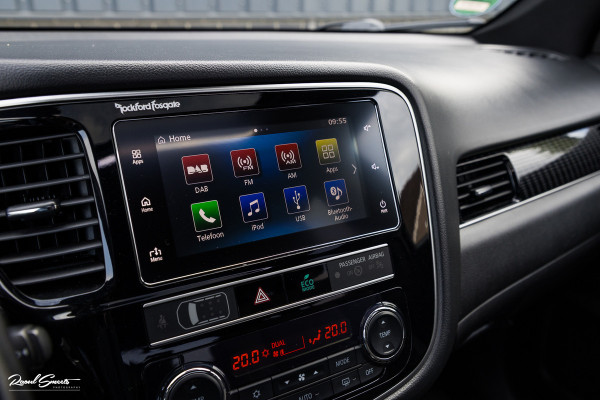 Mitsubishi Outlander 2.4 PHEV Instyle | Adaptieve cruise | Panorama dak | Blis | Trekhaak |