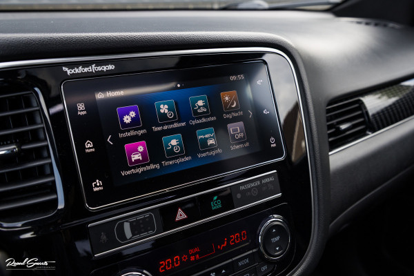 Mitsubishi Outlander 2.4 PHEV Instyle | Adaptieve cruise | Panorama dak | Blis | Trekhaak |