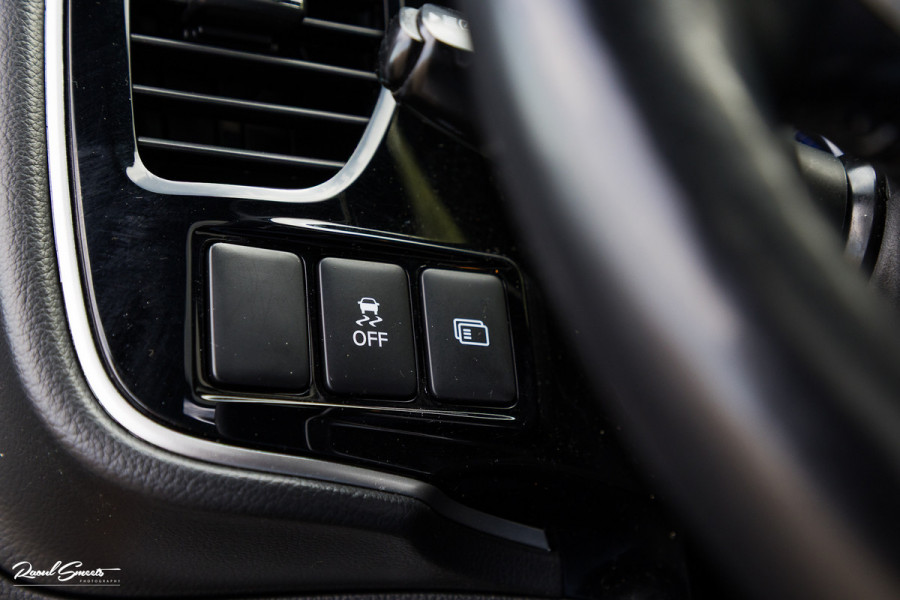 Mitsubishi Outlander 2.4 PHEV Instyle | Adaptieve cruise | Panorama dak | Blis | Trekhaak |