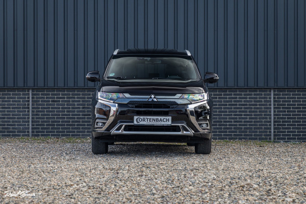Mitsubishi Outlander 2.4 PHEV Instyle | Adaptieve cruise | Panorama dak | Blis | Trekhaak |
