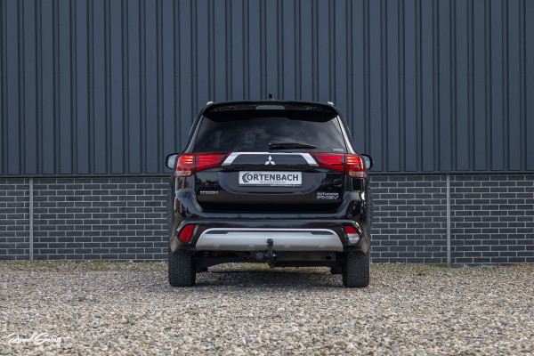 Mitsubishi Outlander 2.4 PHEV Instyle | Adaptieve cruise | Panorama dak | Blis | Trekhaak |