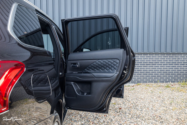 Mitsubishi Outlander 2.4 PHEV Instyle | Adaptieve cruise | Panorama dak | Blis | Trekhaak |