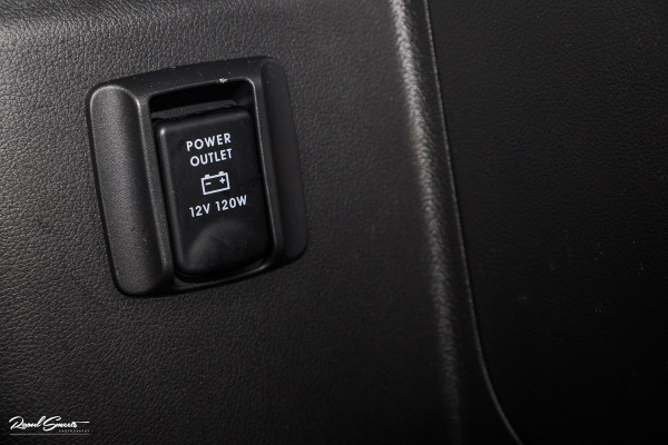Mitsubishi Outlander 2.4 PHEV Instyle | Adaptieve cruise | Panorama dak | Blis | Trekhaak |
