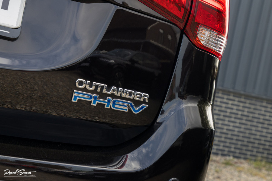 Mitsubishi Outlander 2.4 PHEV Instyle | Adaptieve cruise | Panorama dak | Blis | Trekhaak |