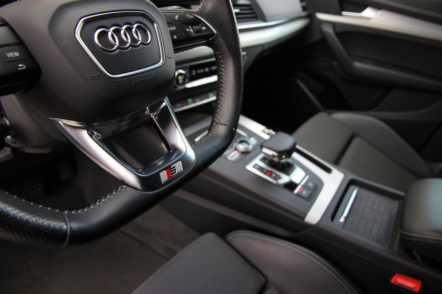 Audi Q5 55 TFSI e quattro Competition |Luchtver.|Trekh.|Matrix|Carplay