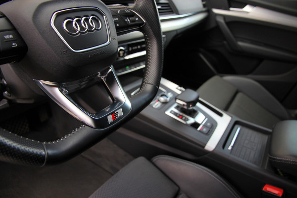 Audi Q5 55 TFSI e quattro Competition |Luchtver.|Trekh.|Matrix|Carplay