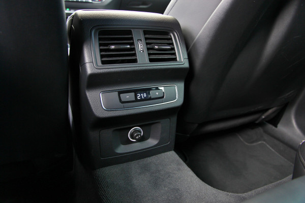 Audi Q5 55 TFSI e quattro Competition |Luchtver.|Trekh.|Matrix|Carplay