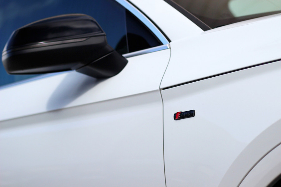 Audi Q5 55 TFSI e quattro Competition |Luchtver.|Trekh.|Matrix|Carplay