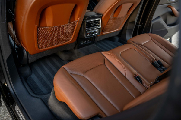 Audi Q8 55 TFSI e quattro S-Line Nightvision Softclose SQ8