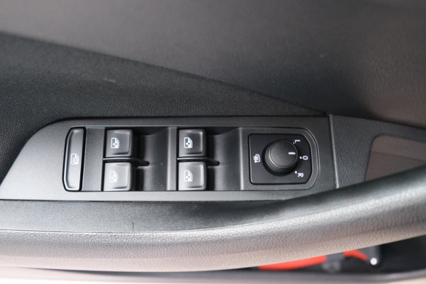 Škoda Kamiq 1.0 TSI Sport Business - N.A.P. Airco, Cruise, PDC, Carplay.