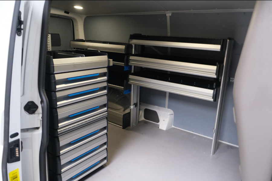 Volkswagen Transporter 2.0 TDI L2H1 150PK 28 Automaat - N.A.P. Airco, Cruise, Navi, PDC.