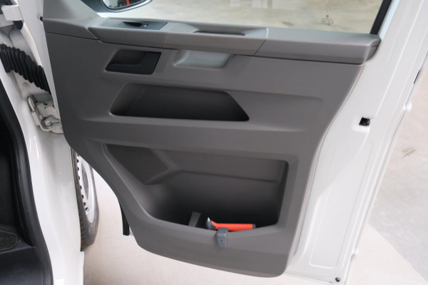 Volkswagen Transporter 2.0 TDI L2H1 150PK 28 Automaat - N.A.P. Airco, Cruise, Navi, PDC.