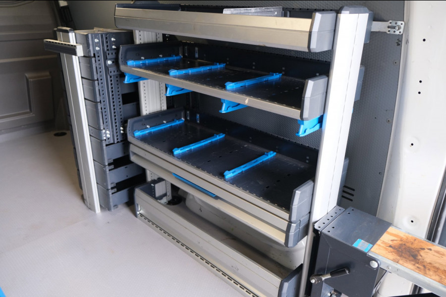 Volkswagen Transporter 2.0 TDI L2H1 150PK 28 Automaat - N.A.P. Airco, Cruise, Navi, PDC.