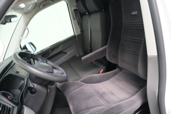 Volkswagen Transporter 2.0 TDI L2H1 150PK 28 Automaat - N.A.P. Airco, Cruise, Navi, PDC.