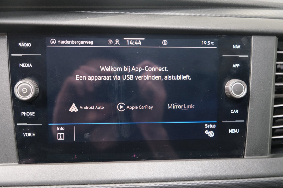 Volkswagen Transporter 2.0 TDI L2H1 150PK 28 Automaat - N.A.P. Airco, Cruise, Navi, PDC.