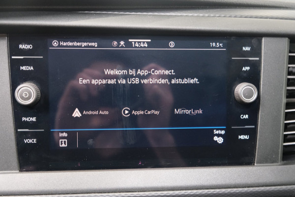 Volkswagen Transporter 2.0 TDI L2H1 150PK 28 Automaat - N.A.P. Airco, Cruise, Navi, PDC.