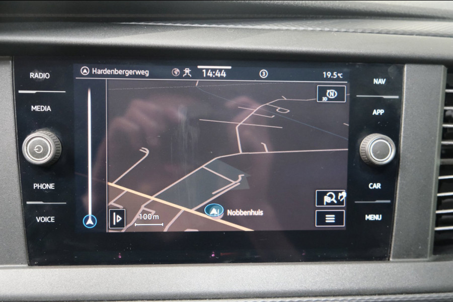 Volkswagen Transporter 2.0 TDI L2H1 150PK 28 Automaat - N.A.P. Airco, Cruise, Navi, PDC.