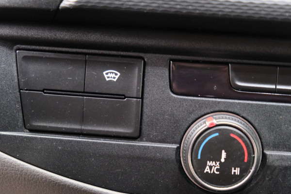 Volkswagen Transporter 2.0 TDI L2H1 150PK 28 Automaat - N.A.P. Airco, Cruise, Navi, PDC.