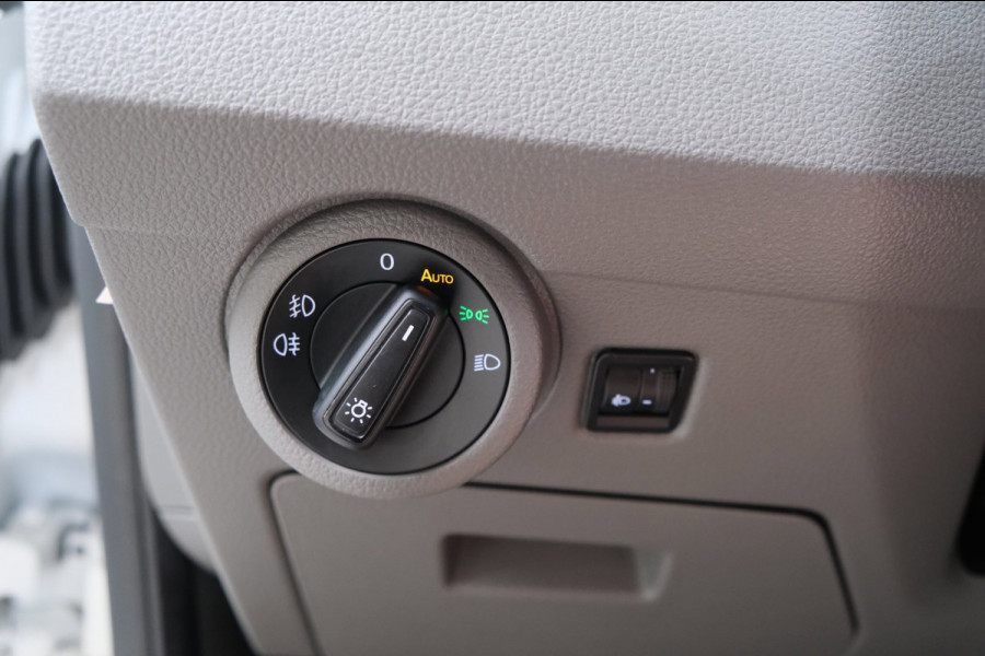 Volkswagen Transporter 2.0 TDI L2H1 150PK 28 Automaat - N.A.P. Airco, Cruise, Navi, PDC.