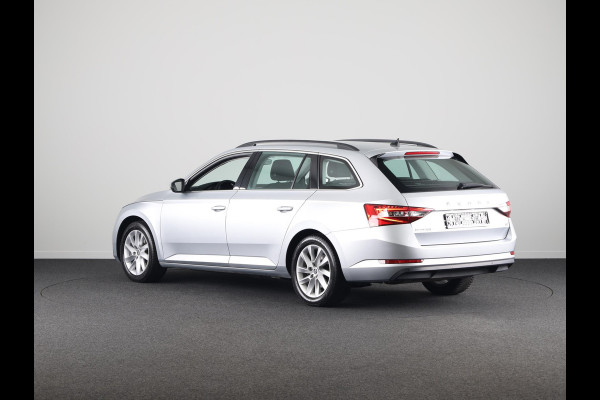 Škoda Superb Combi 1.4 TSI iV Business Edition 218PK PHEV | Navigatie | Parkeersensoren | Stoelverwarming | Keyless entry |