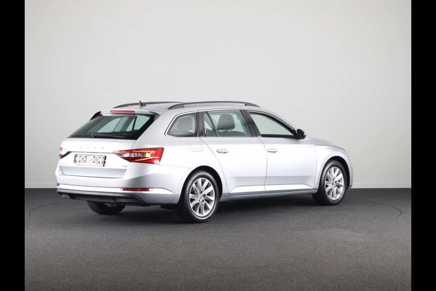 Škoda Superb Combi 1.4 TSI iV Business Edition 218PK PHEV | Navigatie | Parkeersensoren | Stoelverwarming | Keyless entry |